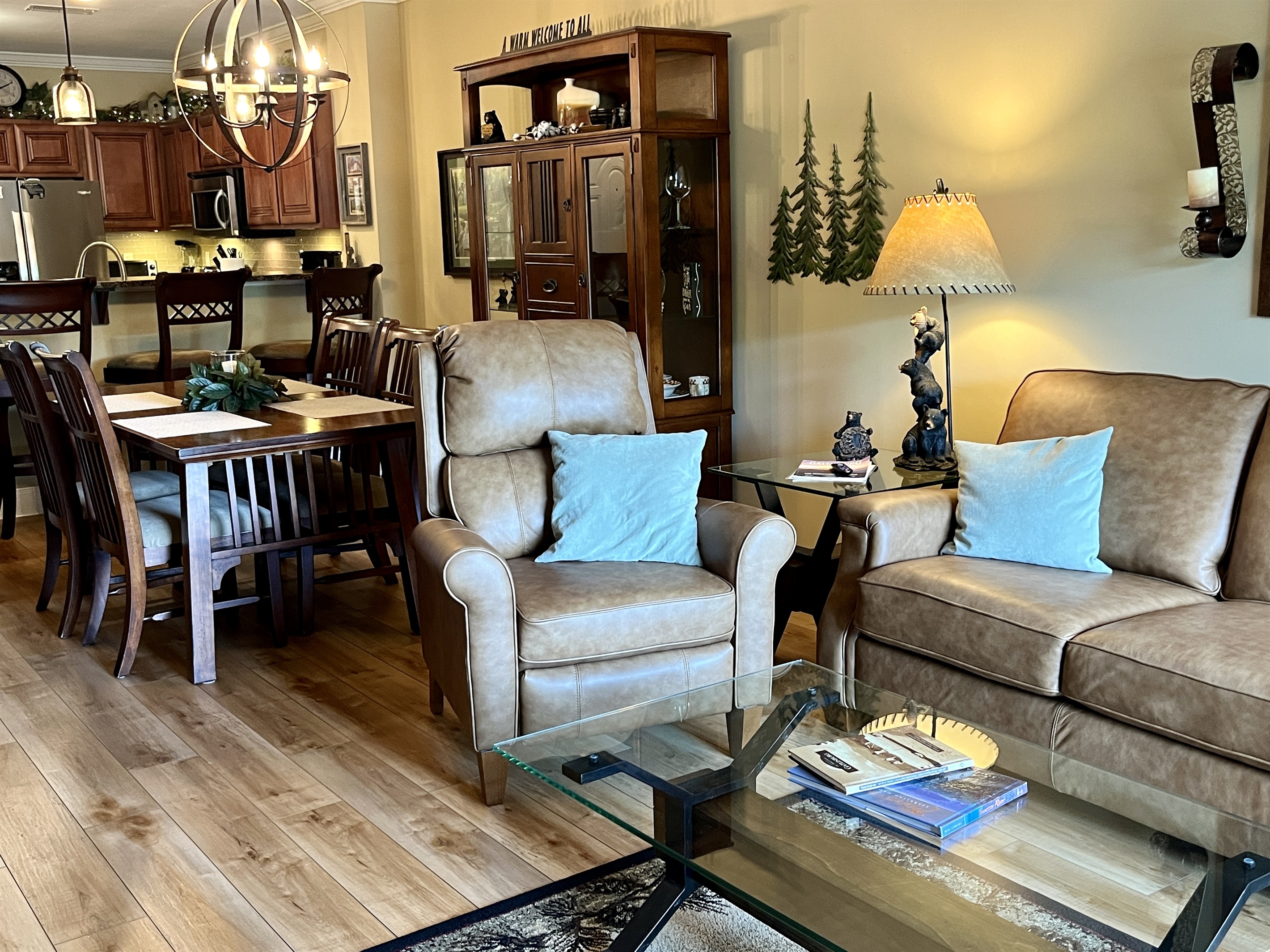 New living room coffee and end table July 2024