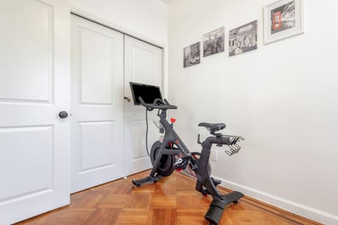 The Brooklyn Retreat 6BR|3 Ba | Free Parking