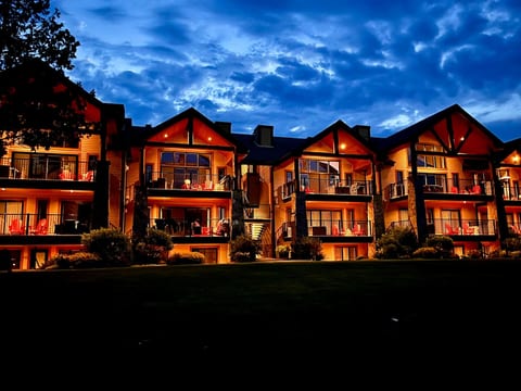 Luxury 2BR suite with spectacular view on Sommets Saint-Sauveur