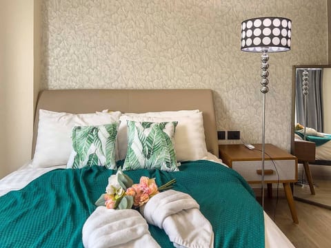 Modern 1BR @ The One | Walk 2 min to Central Mall