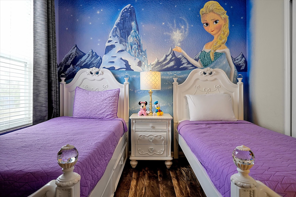 Star Wars, Frozen, and Moana Escape!  July open!