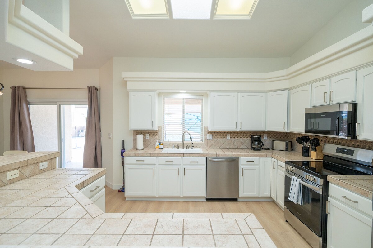 Gorgeous 3/2 home heated pool/spa