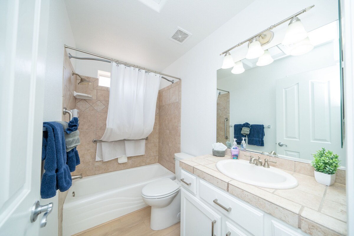 Gorgeous 3/2 home heated pool/spa