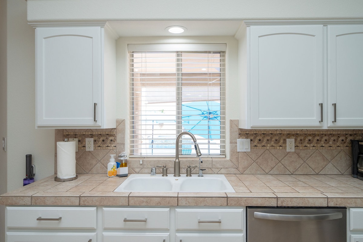Gorgeous 3/2 home heated pool/spa
