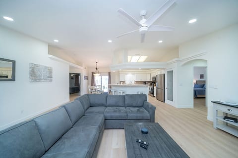 Gorgeous 3/2 home heated pool/spa