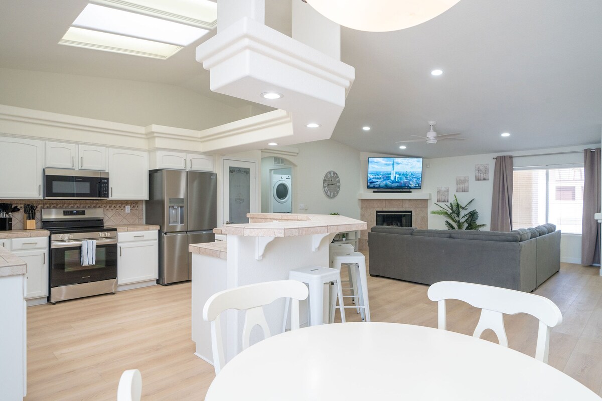 Gorgeous 3/2 home heated pool/spa