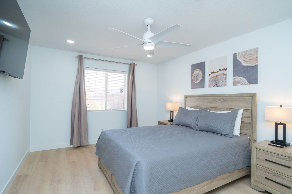 Gorgeous 3/2 home heated pool/spa