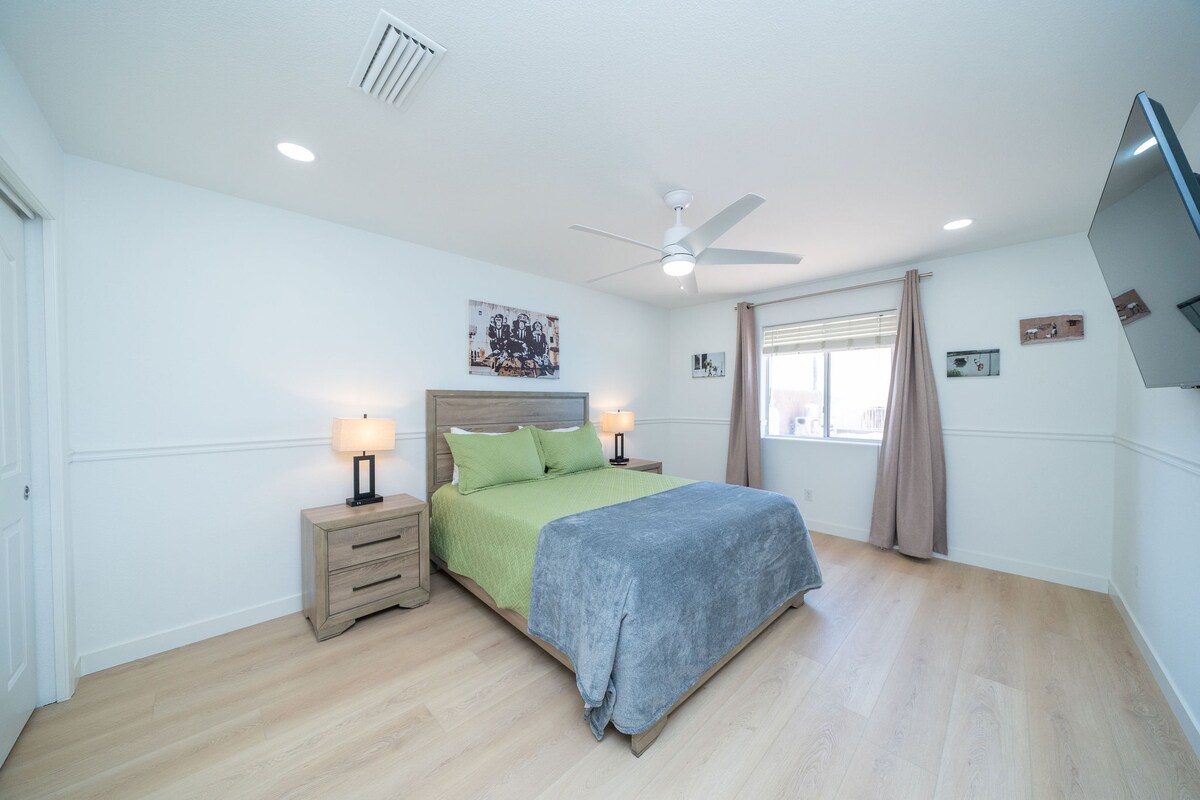 Gorgeous 3/2 home heated pool/spa