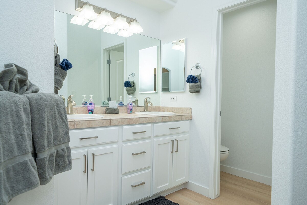 Gorgeous 3/2 home heated pool/spa
