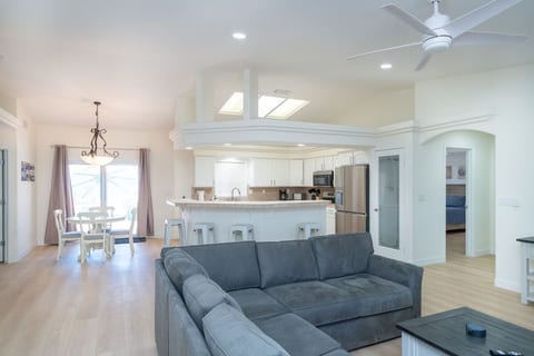 Gorgeous 3/2 home heated pool/spa