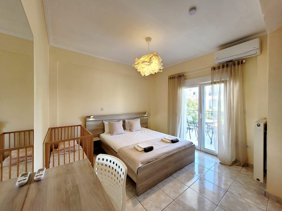 Anris & Dianas Dom - In a quiet part of the center - Kallithea