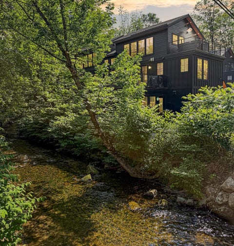 Highmark Haus | Luxe, Base of Cranmore, Hot Tub