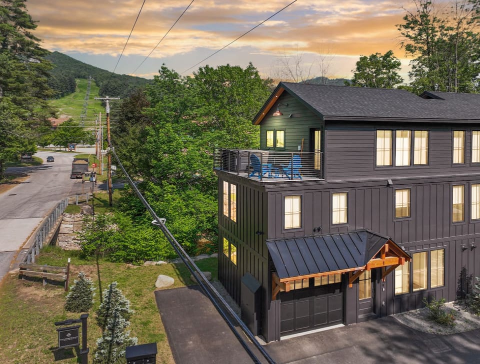 Highmark Haus | Luxe, Base of Cranmore, Hot Tub - North Conway