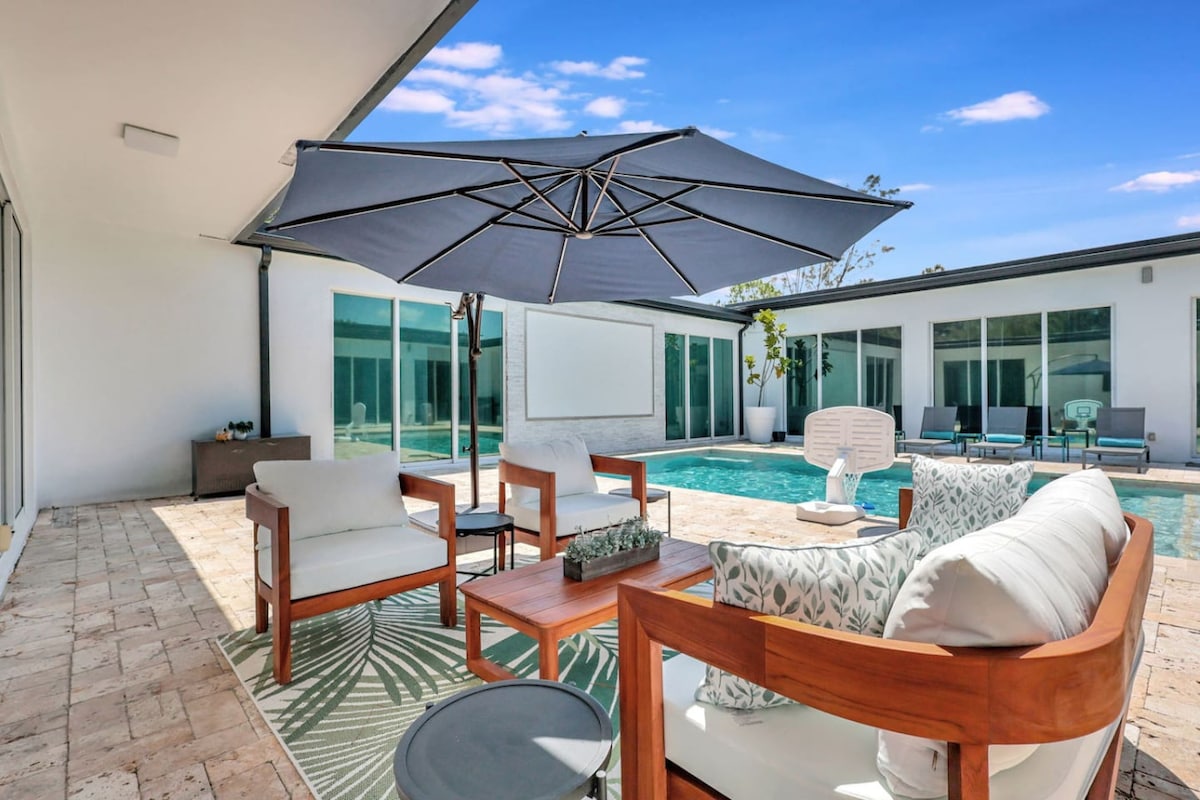 Equestrian Stay | Heated Pool, Game Room, Fire Pit