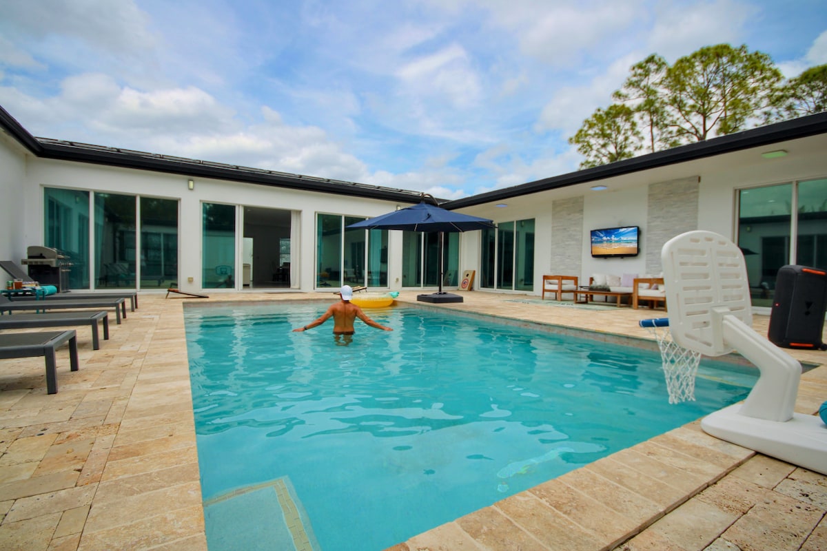 Equestrian Stay | Heated Pool, Game Room, Fire Pit