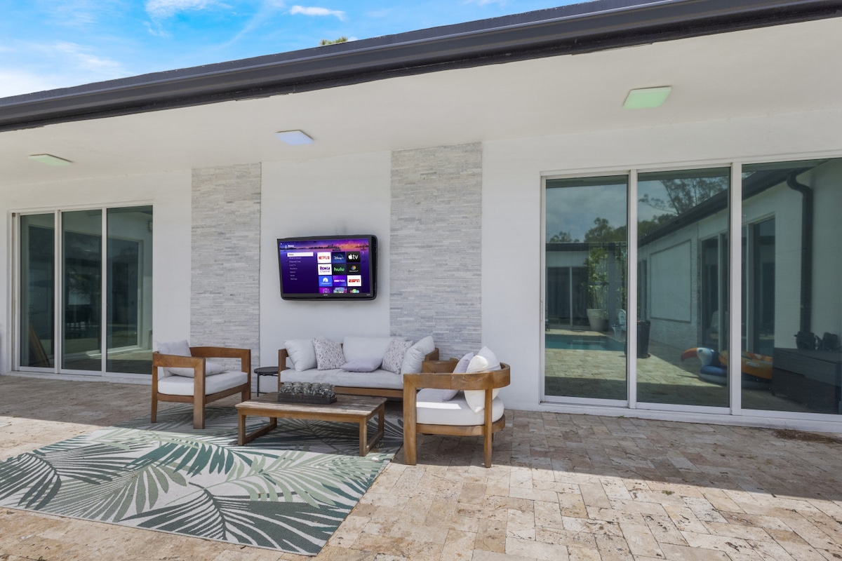 Equestrian Stay | Heated Pool, Game Room, Fire Pit