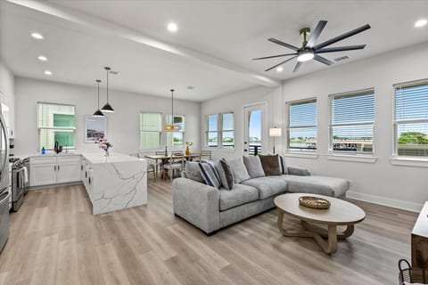 Galveston Bayside Breeze Retreat