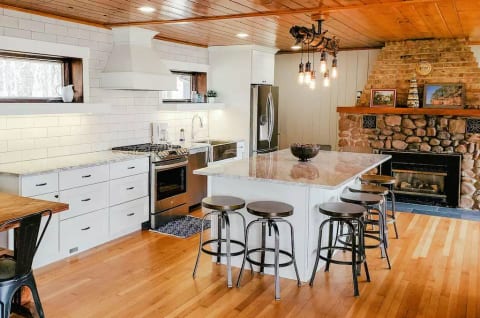Family-Friendly Coveside Cottage