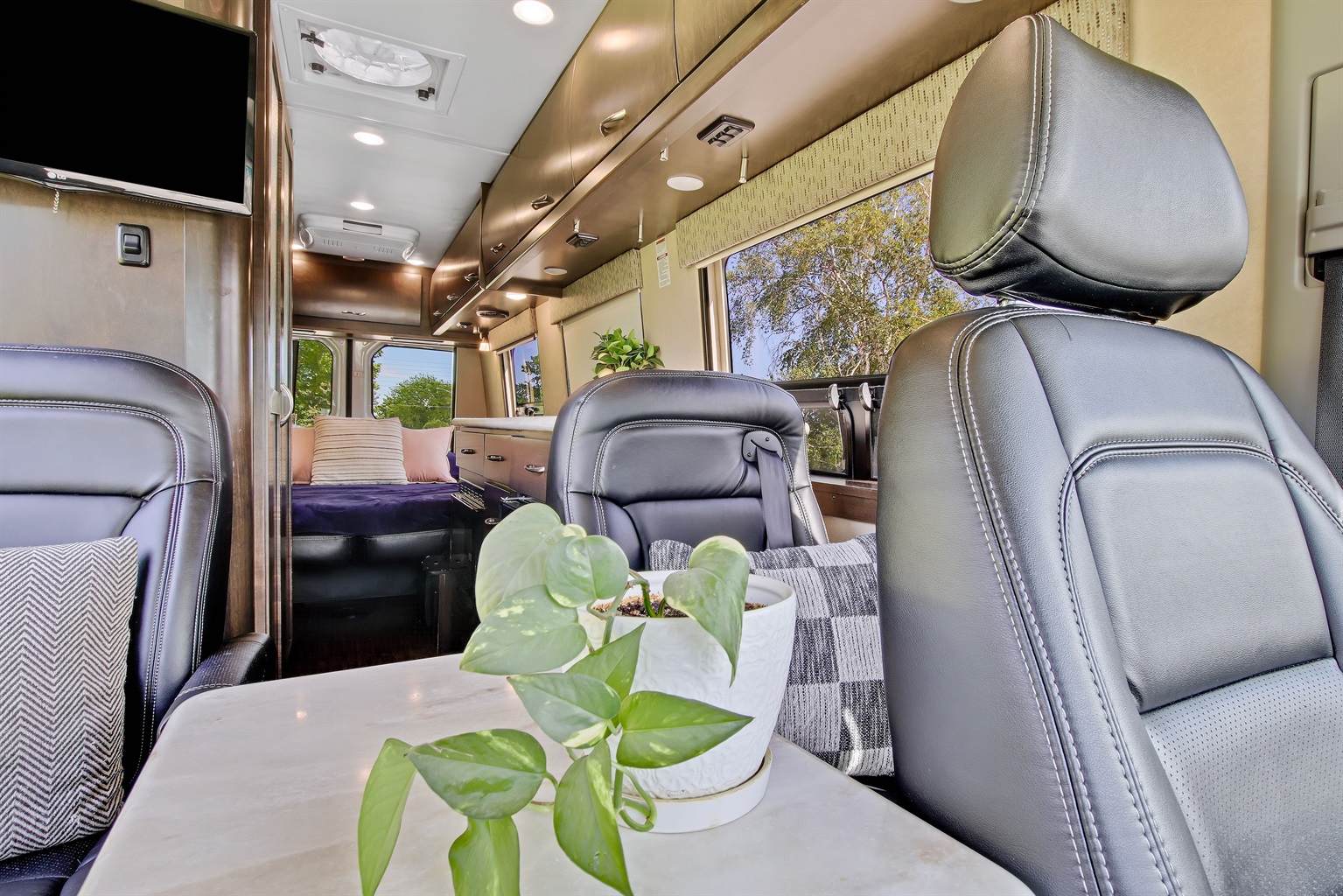 luxury-coachmen-galleria-class-b-motorhome/