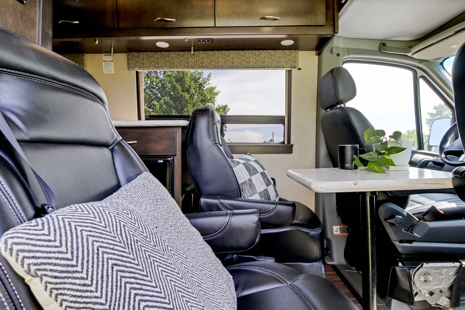 luxury-coachmen-galleria-class-b-motorhome/