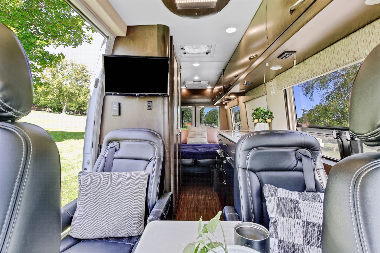 luxury-coachmen-galleria-class-b-motorhome/