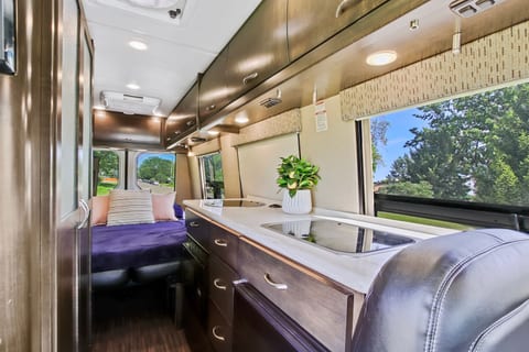Luxury Coachmen Galleria Class B Motorhome