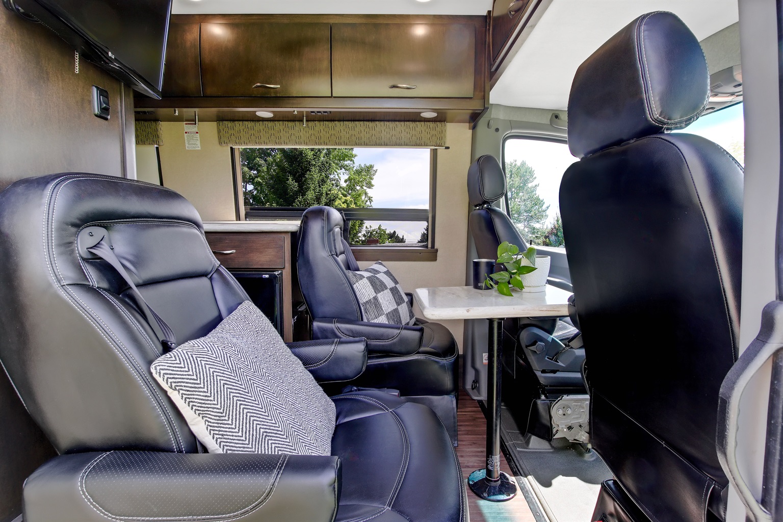 luxury-coachmen-galleria-class-b-motorhome/
