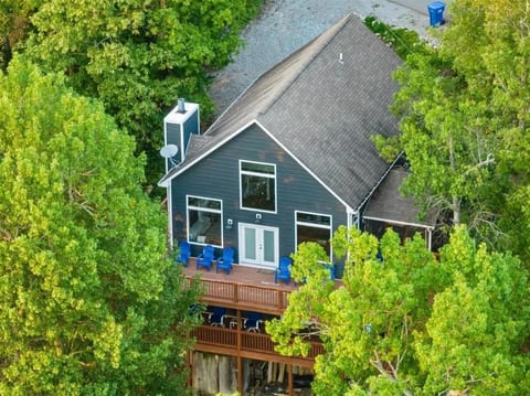 Charming Lakefront 4br/3ba Estate on Rough River!