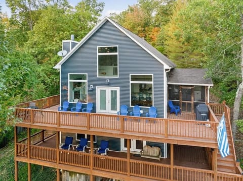 Charming Lakefront 4br/3ba Estate on Rough River!