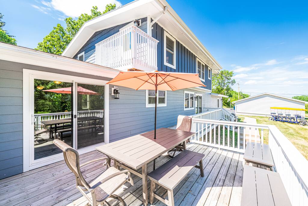 englishprairiebnb-or-8-bedrooms-or-4.5-baths/