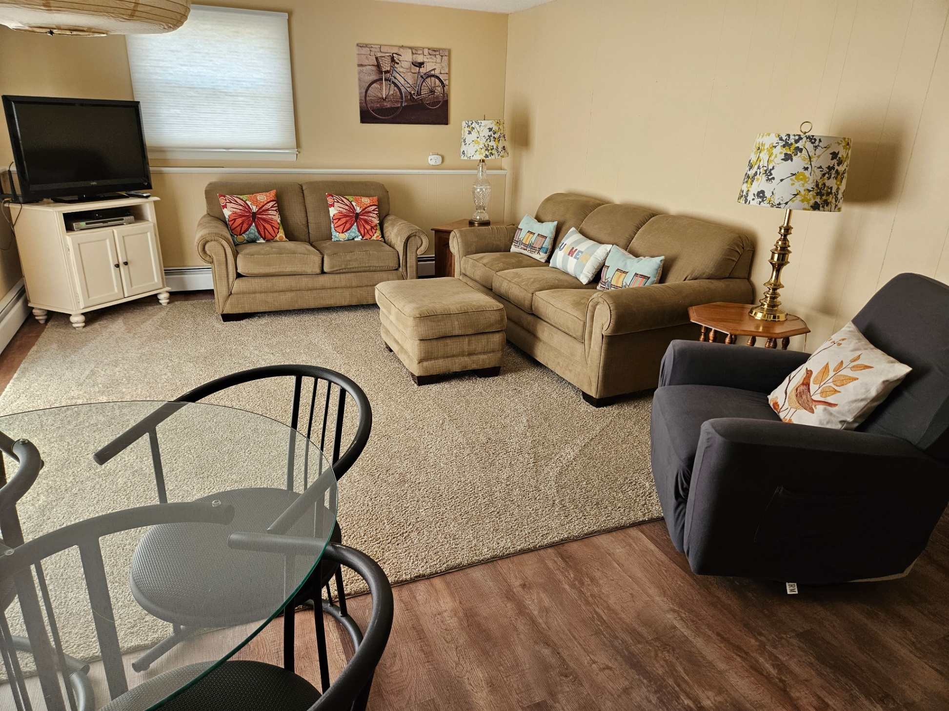 swan-float-inn-llc-elk-rapids-mi-great-location/