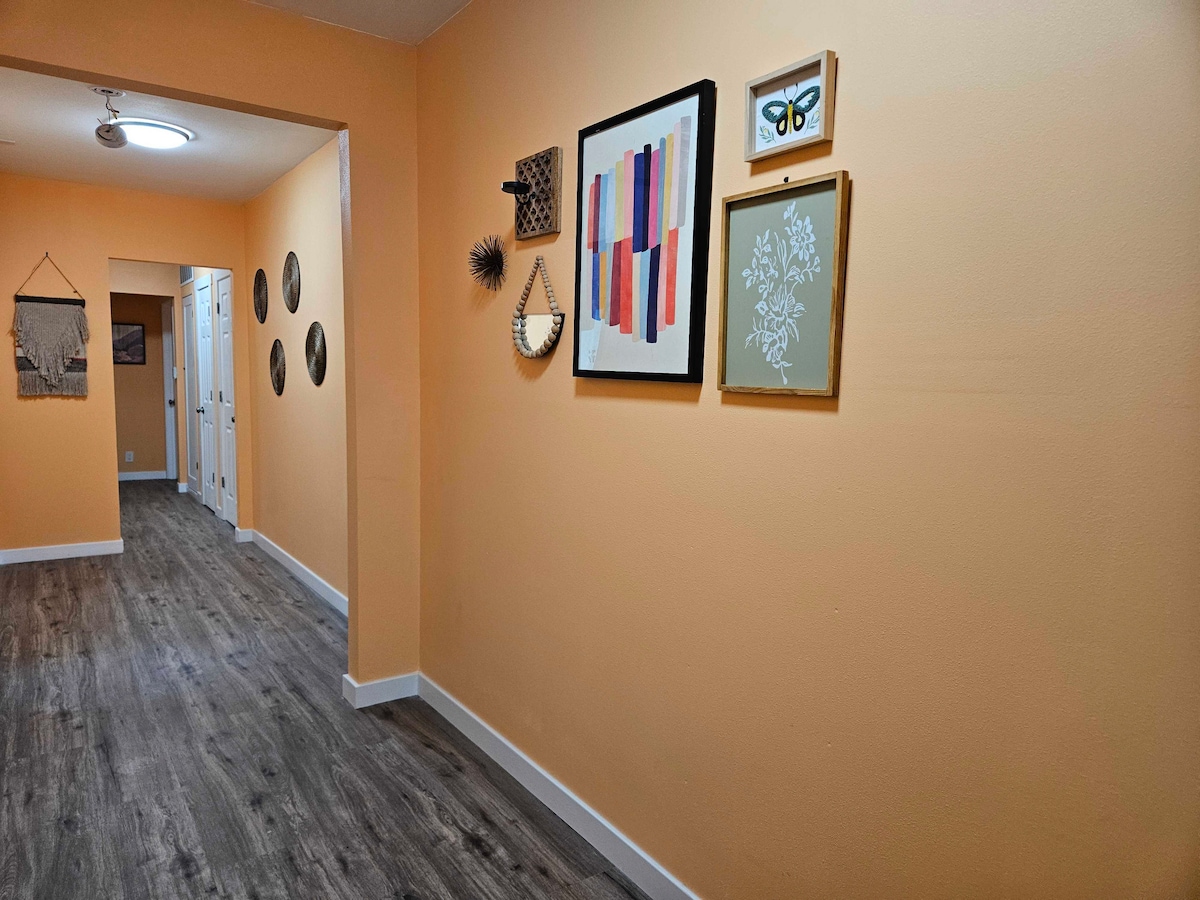 the-queen-anne-room-10-min-bus-to-downtown/