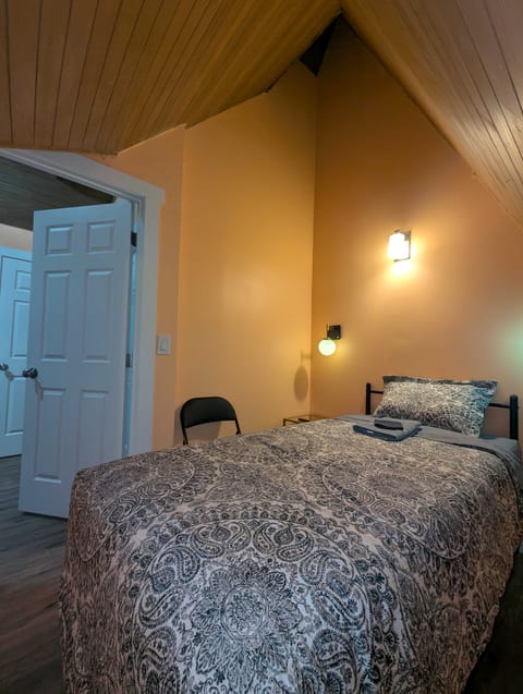 The Queen Anne Room - 10 min bus to downtown