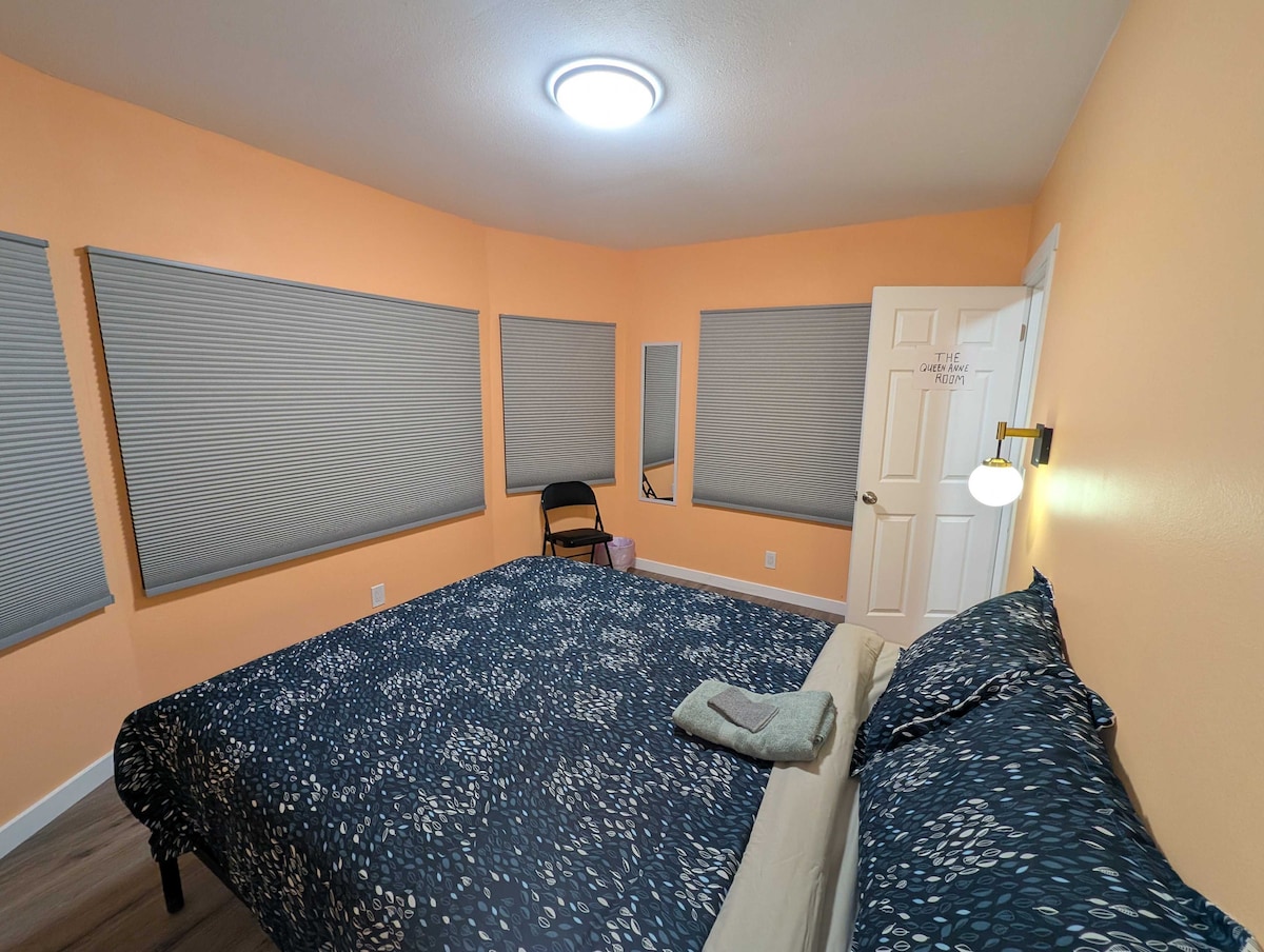 the-northwest-room-10-min-bus-to-downtown/