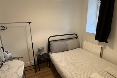 Double room with shared bathroom in Central London | Waterloo, Zone 1