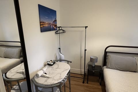 Double room with shared bathroom in Central London | Waterloo, Zone 1