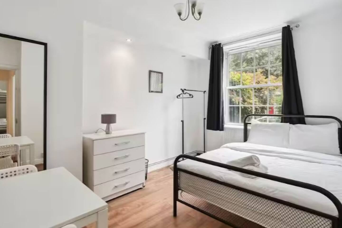 Triple room with shared bathroom in Central London | Waterloo, Zone 1