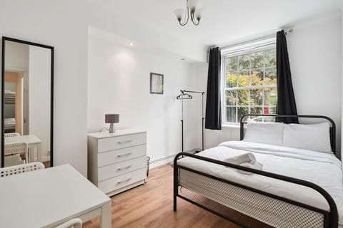 Triple room with shared bathroom in Central London | Waterloo, Zone 1