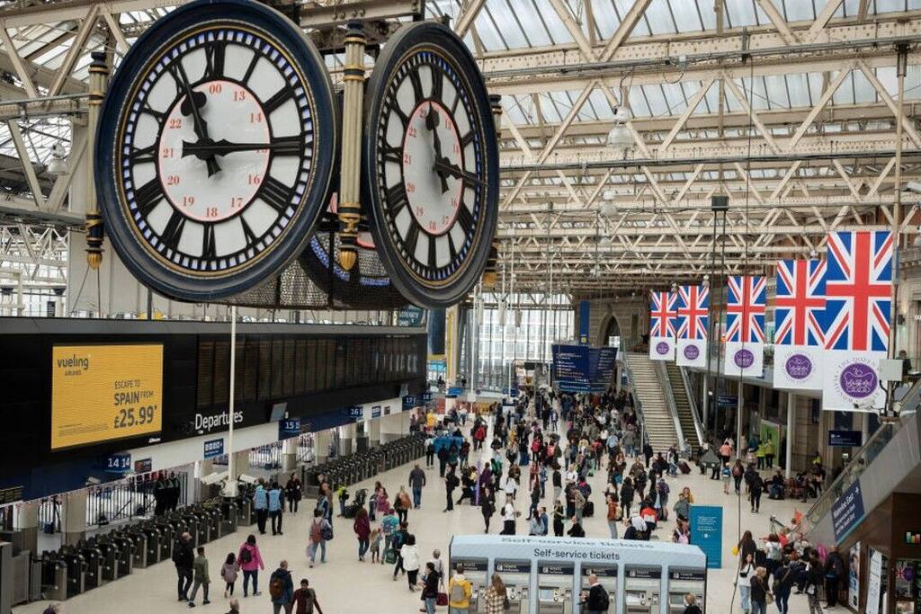 twin-room-with-shared-bathroom-in-central-london-or-waterloo-zone-1/