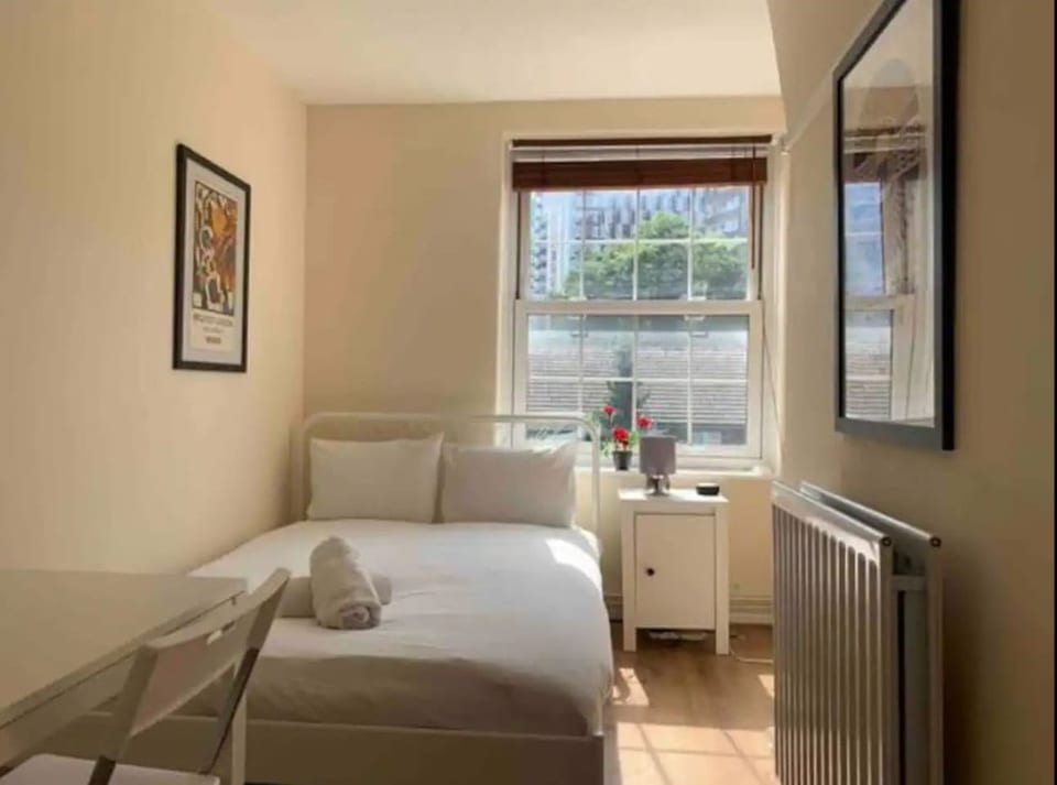 APlaceToStay Central London apartment, Zone 1 CAM - Greater London