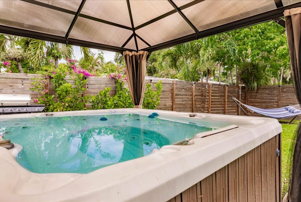 Palm Tree Paradise in Dania Beach - Dania Beach