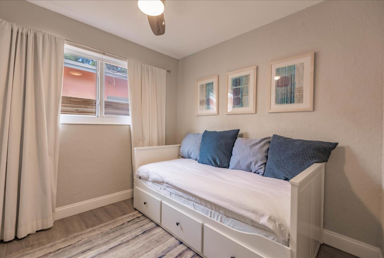 Palm Tree Paradise in Dania Beach - Dania Beach