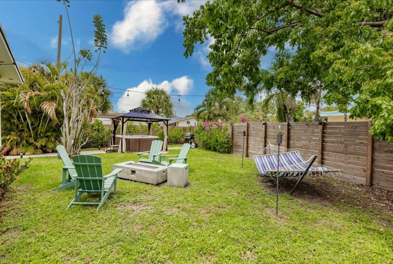 Palm Tree Paradise in Dania Beach - Dania Beach