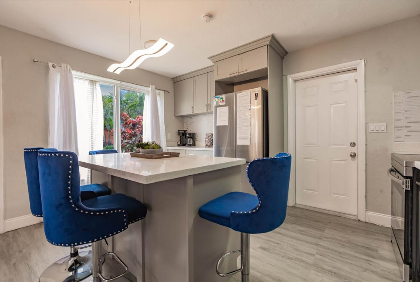 Palm Tree Paradise in Dania Beach - Dania Beach