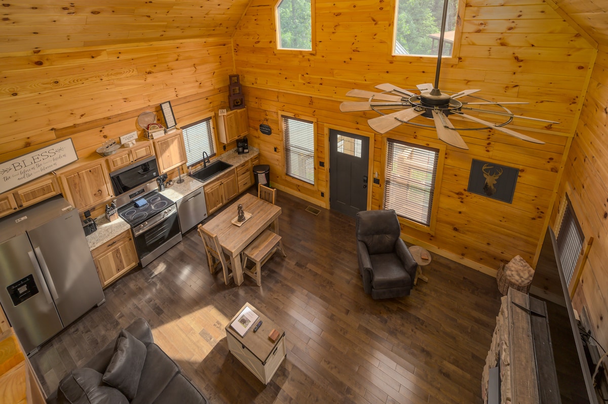New 2 Bed 2 Bath Gatlinburg