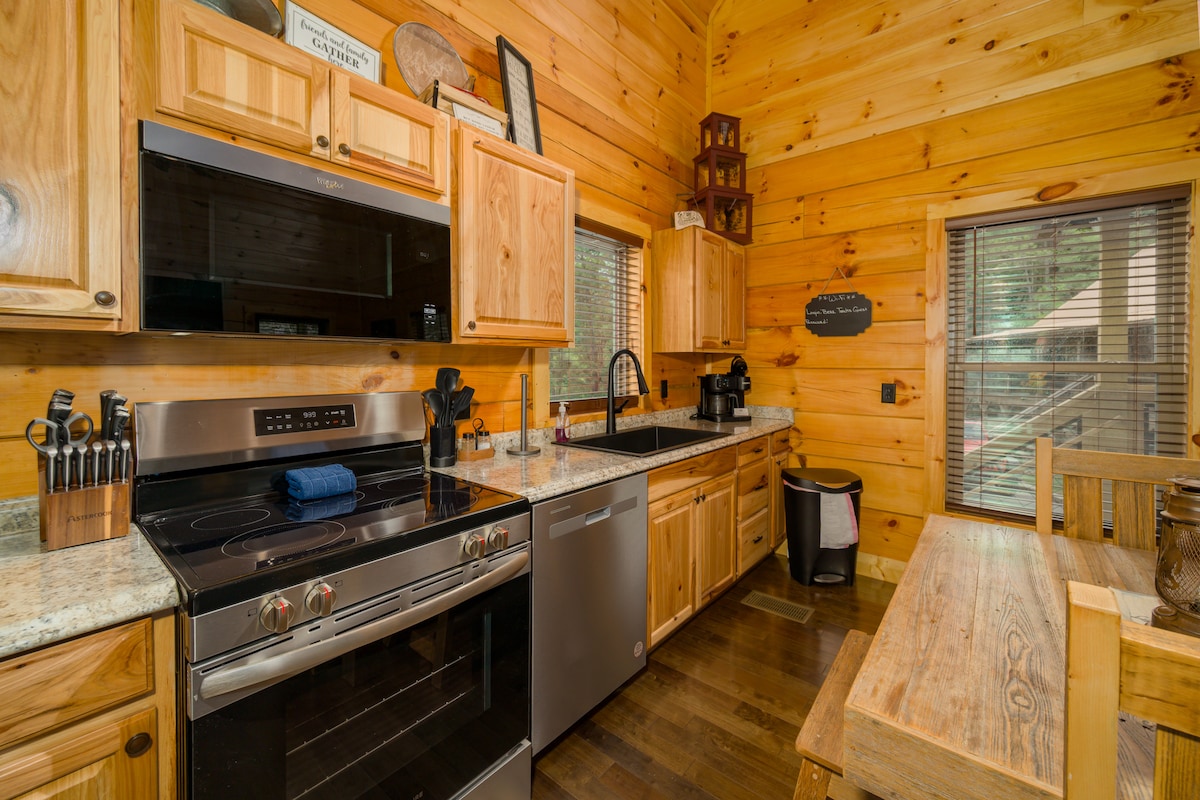 New 2 Bed 2 Bath Gatlinburg