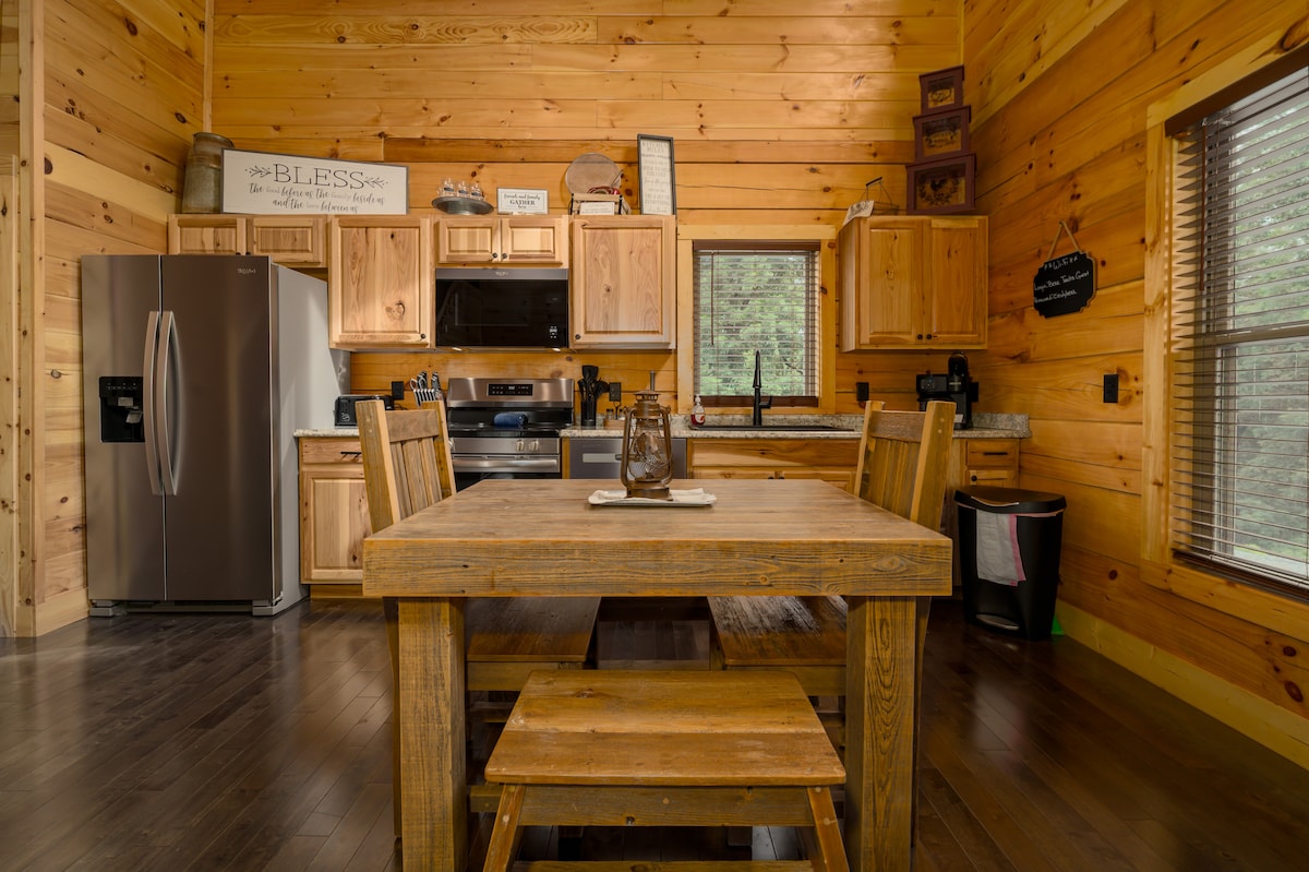New 2 Bed 2 Bath Gatlinburg