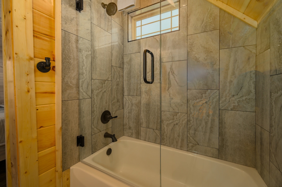 New 2 Bed 2 Bath Gatlinburg