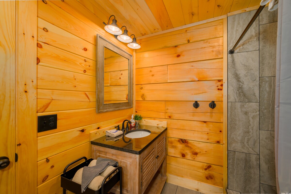 New 2 Bed 2 Bath Gatlinburg