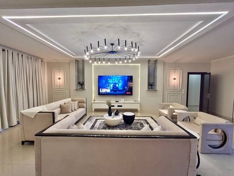 George Residence – Stylish & Spacious 2BR in Ikoyi